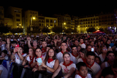 Actuación del grupo vasco Zetak la noche del 8 de julio de 2024 en la Plaza del Castillo durante SanFermies