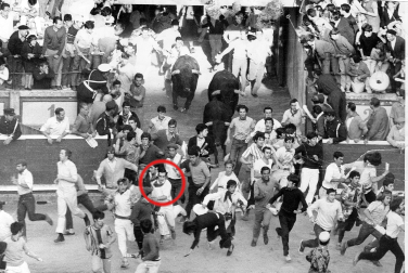 Imagen de Eugenio Salinas en uno de los muchos encierros que corrió