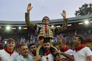 Fotos de la corrida de toros de Victoriano del Río en la Feria de San Fermín 2024.