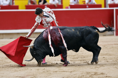 Fotos de la corrida de toros de Victoriano del Río en la Feria de San Fermín 2024.