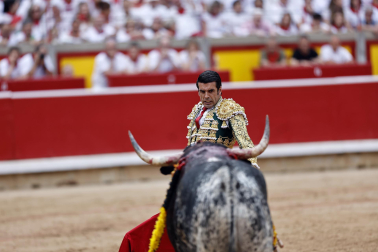 Fotos de la corrida de toros de Victoriano del Río en la Feria de San Fermín 2024.