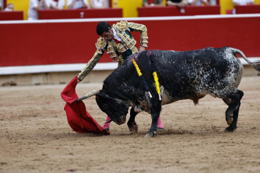Fotos de la corrida de toros de Victoriano del Río en la Feria de San Fermín 2024.