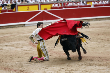 Fotos de la corrida de toros de Victoriano del Río en la Feria de San Fermín 2024.