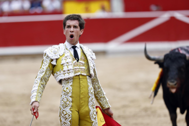 Fotos de la corrida de toros de Victoriano del Río en la Feria de San Fermín 2024.