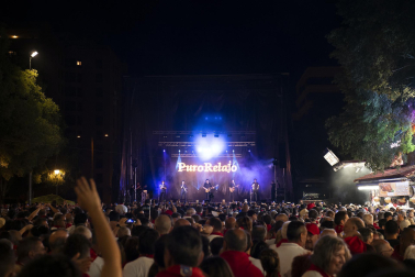 Fotos del concierto de Puro Relajo en Antoniutti en San Fermín.