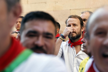Fotos de los mozos en los minutos previos al comienzo del cuarto encierro de los Sanfermines 2024.