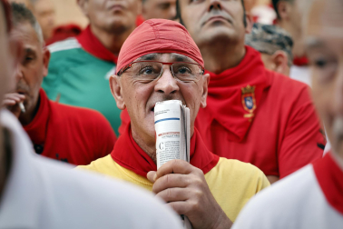 Fotos de los mozos en los minutos previos al comienzo del cuarto encierro de los Sanfermines 2024.
