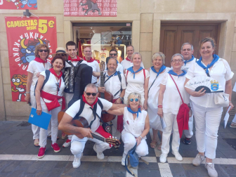 El grupo Catato actuó este miércoles en Pamplona, animando la calle Estafeta
