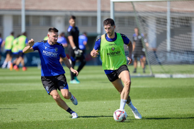 Fotos del primer entrenamiento de Osasuna en Tajonar, este miércoles 10 de julio.