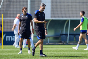 Fotos del primer entrenamiento de Osasuna en Tajonar, este miércoles 10 de julio.