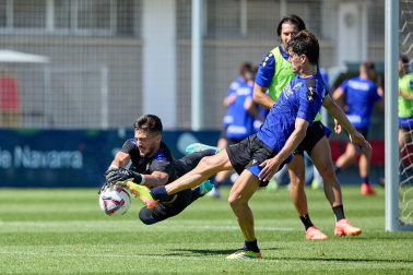 Fotos del primer entrenamiento de Osasuna en Tajonar, este miércoles 10 de julio.