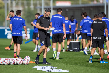 Fotos del primer entrenamiento de Osasuna en Tajonar, este miércoles 10 de julio.