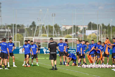 Fotos del primer entrenamiento de Osasuna en Tajonar, este miércoles 10 de julio.