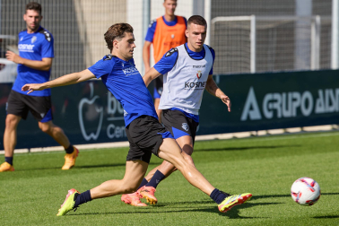 Fotos del primer entrenamiento de Osasuna en Tajonar, este miércoles 10 de julio.