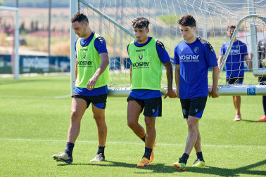Fotos del primer entrenamiento de Osasuna en Tajonar, este miércoles 10 de julio.