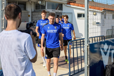 Fotos del primer entrenamiento de Osasuna en Tajonar, este miércoles 10 de julio.