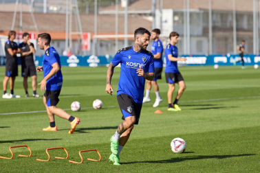 Fotos del primer entrenamiento de Osasuna en Tajonar, este miércoles 10 de julio.