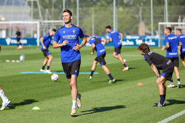 Fotos del primer entrenamiento de Osasuna en Tajonar, este miércoles 10 de julio.