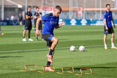 Fotos del primer entrenamiento de Osasuna en Tajonar, este miércoles 10 de julio.