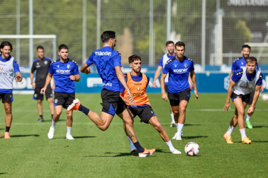 Fotos del primer entrenamiento de Osasuna en Tajonar, este miércoles 10 de julio.