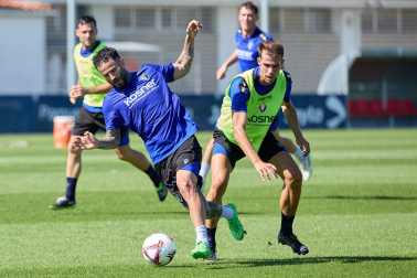Fotos del primer entrenamiento de Osasuna en Tajonar, este miércoles 10 de julio.