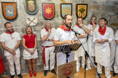 Fotos de la entrega del Gallico de Oro de Napardi a Pedro Miguel Echenique./