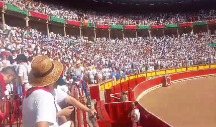 la lluvia cae poco antes del inicio de la corrida del 11 de julio pero no peligra el festejo