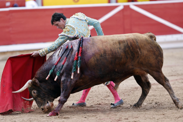 Alejandro Talavante, Daniel Luque y Juan Ortega lidiaron con toros de la ganadería Domingo Hernández este jueves 11 de julio