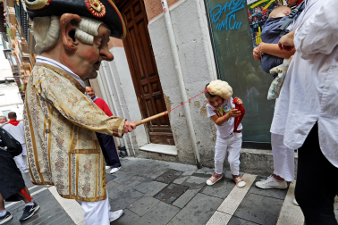 Fotos de Gigantes y Cabezudos en San Fermín 2024./