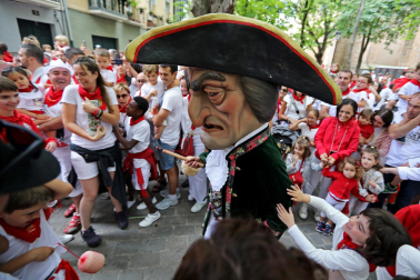 Fotos de Gigantes y Cabezudos en San Fermín 2024./