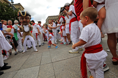 Fotos de Gigantes y Cabezudos en San Fermín 2024./