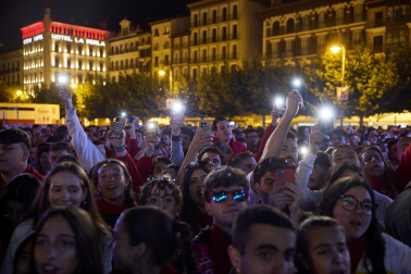 Concierto de Belén Aguilera en la Plaza del Castillo.