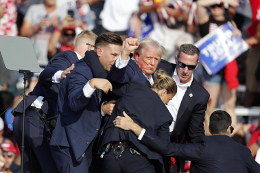 Imágenes del atentado contra Trump durante un mitin. |
