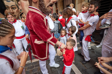 Salida de la Comparsa de Gigantes y Cabezudos este domingo 14 de julio.