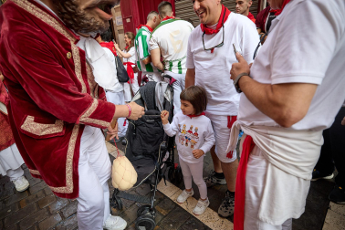 Salida de la Comparsa de Gigantes y Cabezudos este domingo 14 de julio.