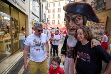 Salida de la Comparsa de Gigantes y Cabezudos este domingo 14 de julio.