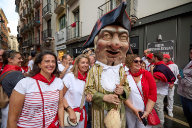 Salida de la Comparsa de Gigantes y Cabezudos este domingo 14 de julio.