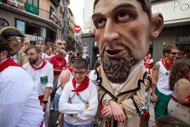 Salida de la Comparsa de Gigantes y Cabezudos este domingo 14 de julio.