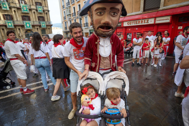 Salida de la Comparsa de Gigantes y Cabezudos este domingo 14 de julio.