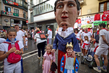 Salida de la Comparsa de Gigantes y Cabezudos este domingo 14 de julio.