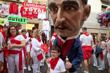 Salida de la Comparsa de Gigantes y Cabezudos este domingo 14 de julio.