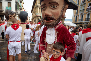 Salida de la Comparsa de Gigantes y Cabezudos este domingo 14 de julio.