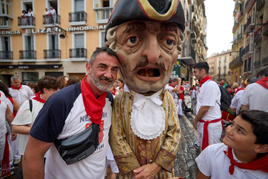 Salida de la Comparsa de Gigantes y Cabezudos este domingo 14 de julio.