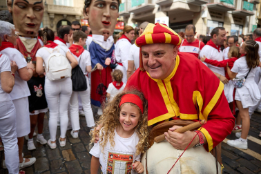 Salida de la Comparsa de Gigantes y Cabezudos este domingo 14 de julio.