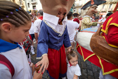 Salida de la Comparsa de Gigantes y Cabezudos este domingo 14 de julio.