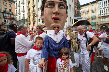 Salida de la Comparsa de Gigantes y Cabezudos este domingo 14 de julio.