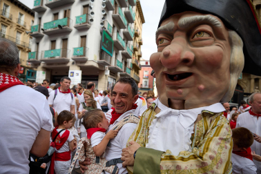 Salida de la Comparsa de Gigantes y Cabezudos este domingo 14 de julio.