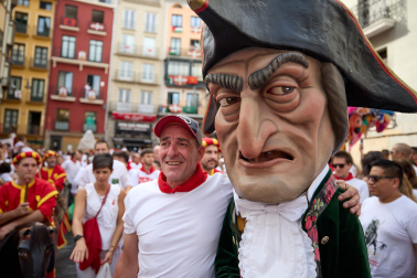 Salida de la Comparsa de Gigantes y Cabezudos este domingo 14 de julio.