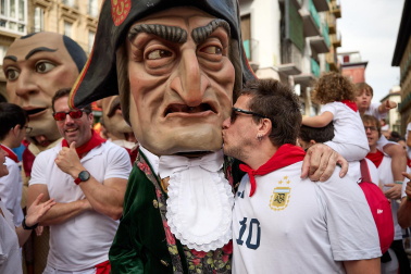 Salida de la Comparsa de Gigantes y Cabezudos este domingo 14 de julio.