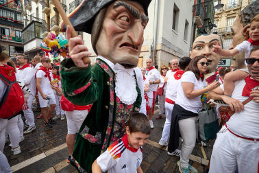Salida de la Comparsa de Gigantes y Cabezudos este domingo 14 de julio.